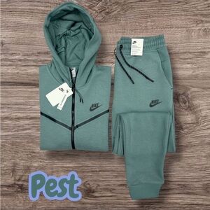 Nike Teal Hoodie and Joggers Set
